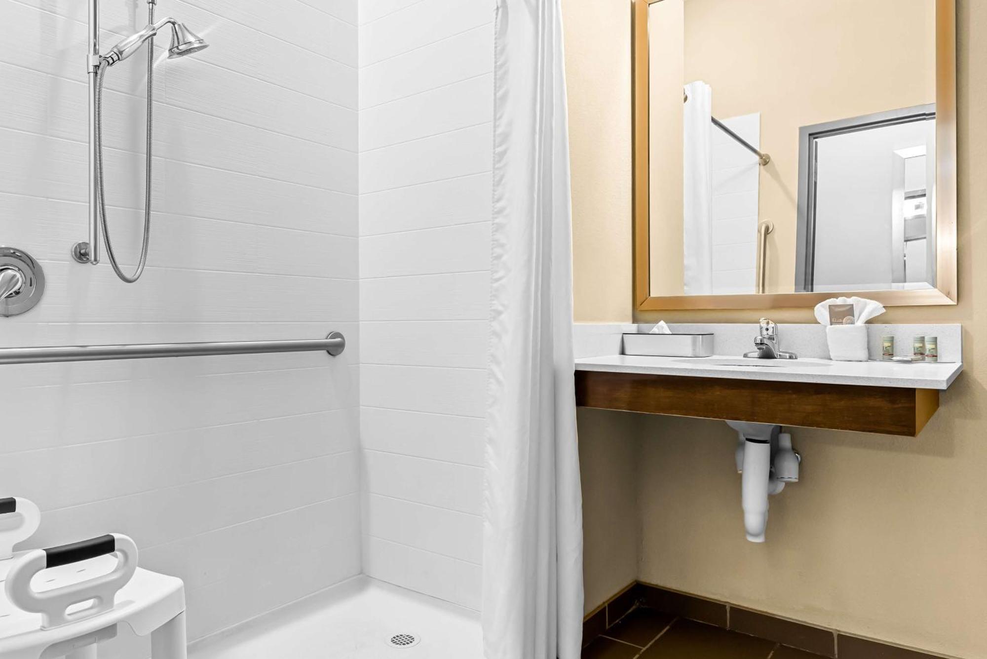 Best Western St. Louis Airport North Hotel & Suites Hazelwood Exterior foto